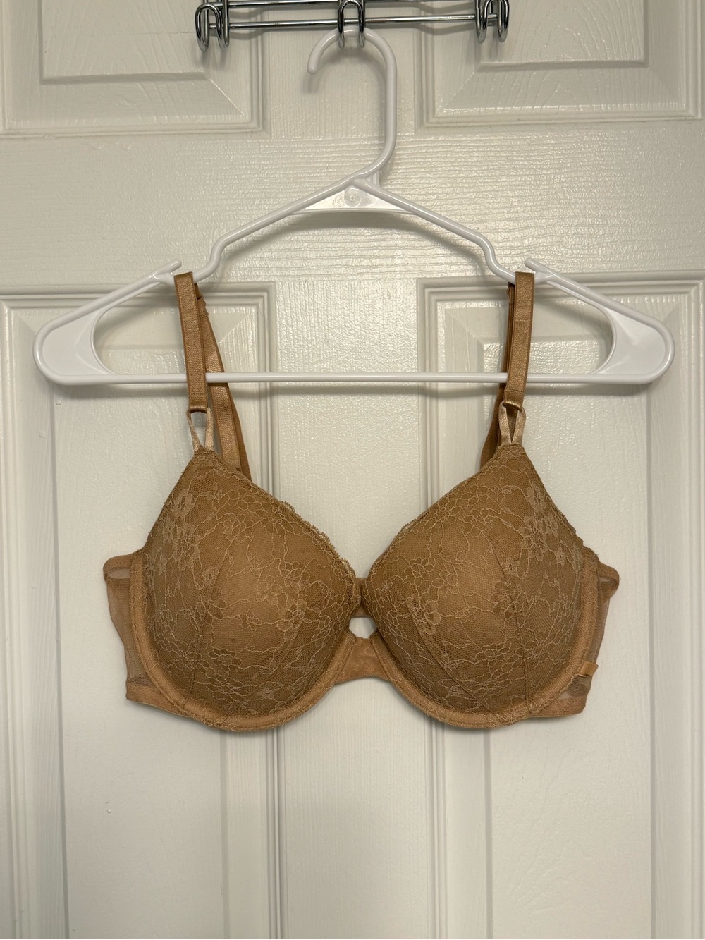 NWOT Victoria's Secret tan lace lined Demi bra